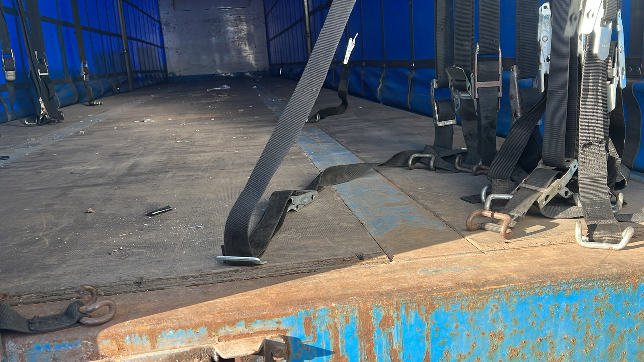 SDC CURTAINSIDE - Perävaunu: kuva SDC CURTAINSIDE - Perävaunu SDC CURTAINSIDE - Perävaunu: kuva SDC CURTAINSIDE - Perävaunu