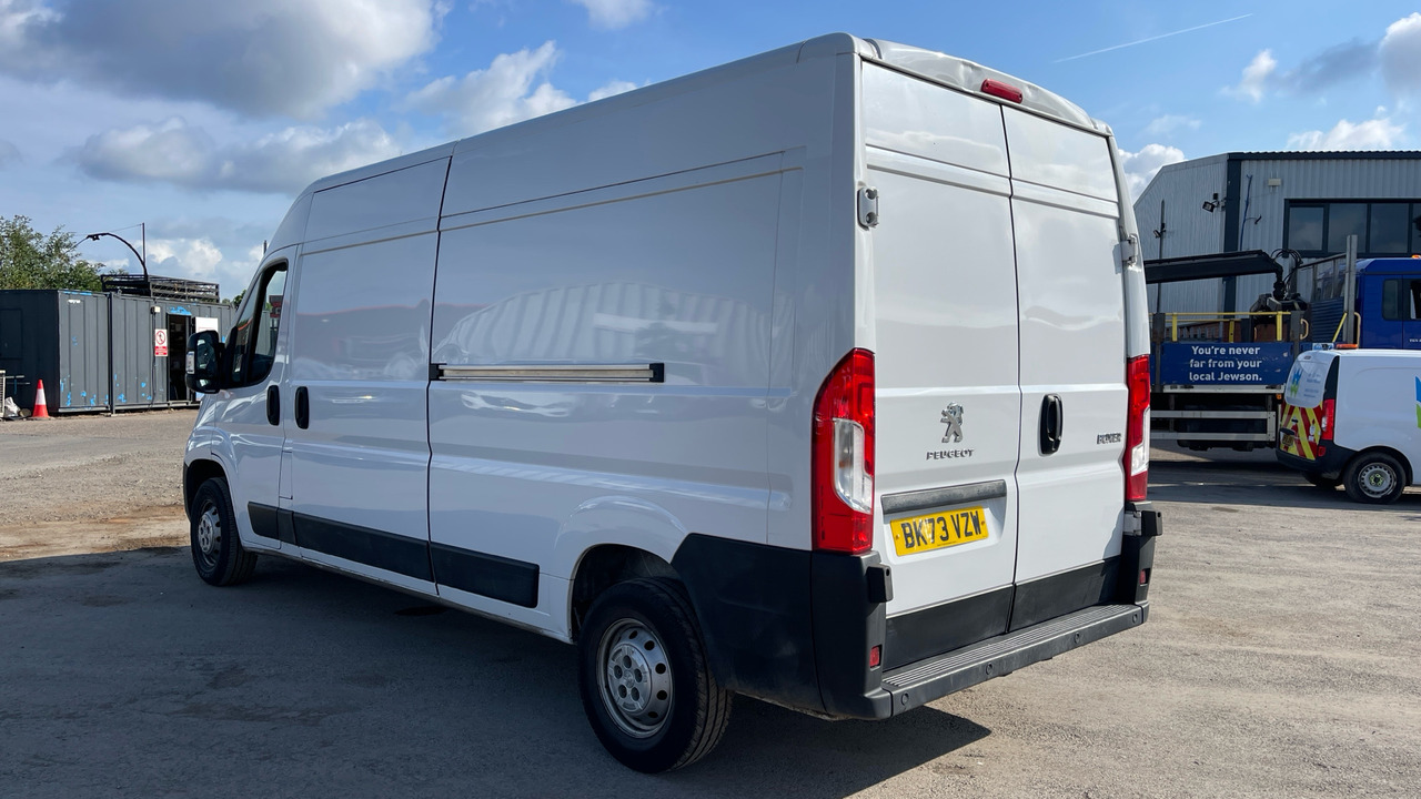 Peugeot Boxer 335 2.2 BLUEHDI PROFESSIONAL 140PS - Pakettiauto: kuva Peugeot Boxer 335 2.2 BLUEHDI PROFESSIONAL 140PS - Pakettiauto Peugeot Boxer 335 2.2 BLUEHDI PROFESSIONAL 140PS - Pakettiauto: kuva Peugeot Boxer 335 2.2 BLUEHDI PROFESSIONAL 140PS - Pakettiauto