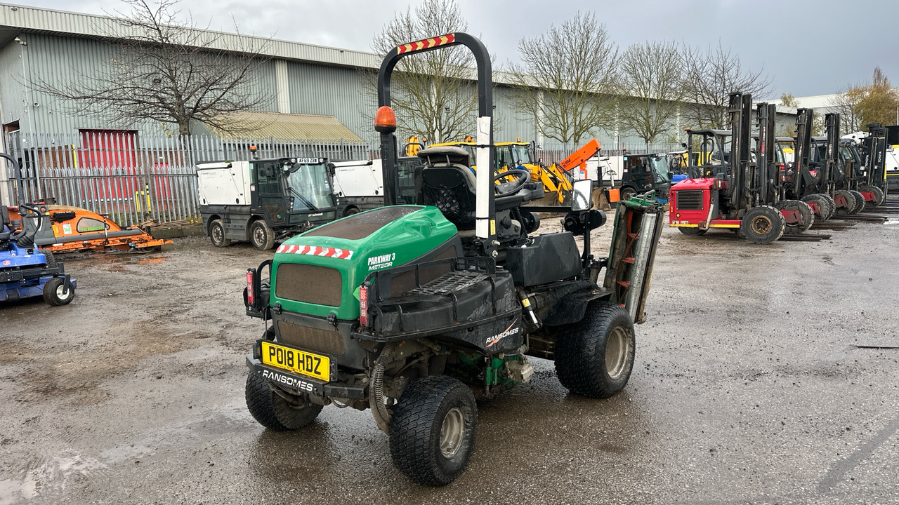 RANSOMES PARKWAY 3 METEOR - Ruohonleikkuri: kuva RANSOMES PARKWAY 3 METEOR - Ruohonleikkuri RANSOMES PARKWAY 3 METEOR - Ruohonleikkuri: kuva RANSOMES PARKWAY 3 METEOR - Ruohonleikkuri