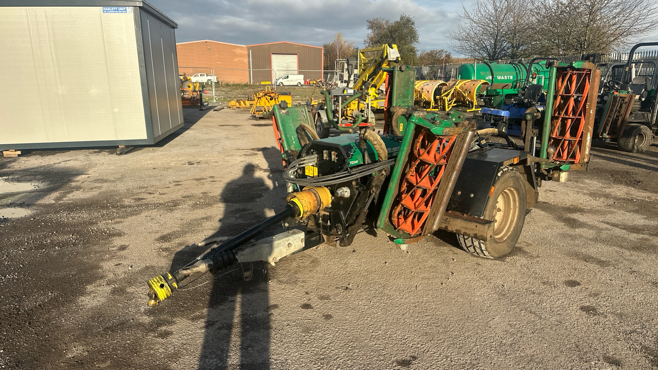 RANSOMES TG3400 8K - Ruohonleikkuri: kuva RANSOMES TG3400 8K - Ruohonleikkuri RANSOMES TG3400 8K - Ruohonleikkuri: kuva RANSOMES TG3400 8K - Ruohonleikkuri