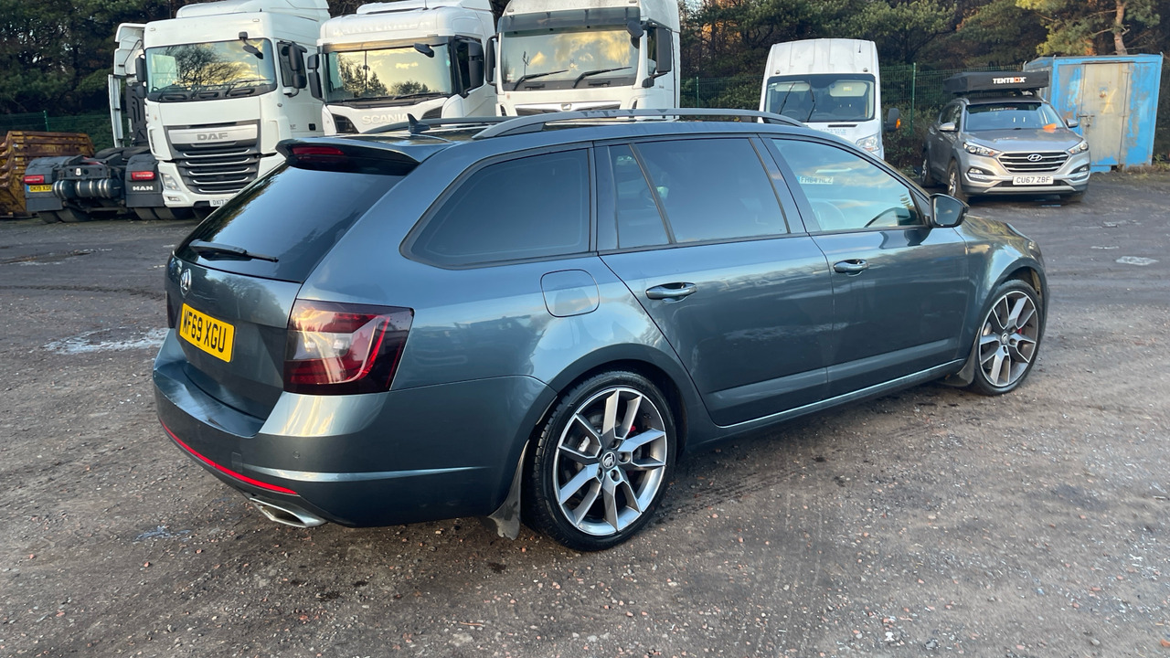 SKODA OCTAVIA 245 2.0 TSI - Farmari: kuva SKODA OCTAVIA 245 2.0 TSI - Farmari SKODA OCTAVIA 245 2.0 TSI - Farmari: kuva SKODA OCTAVIA 245 2.0 TSI - Farmari