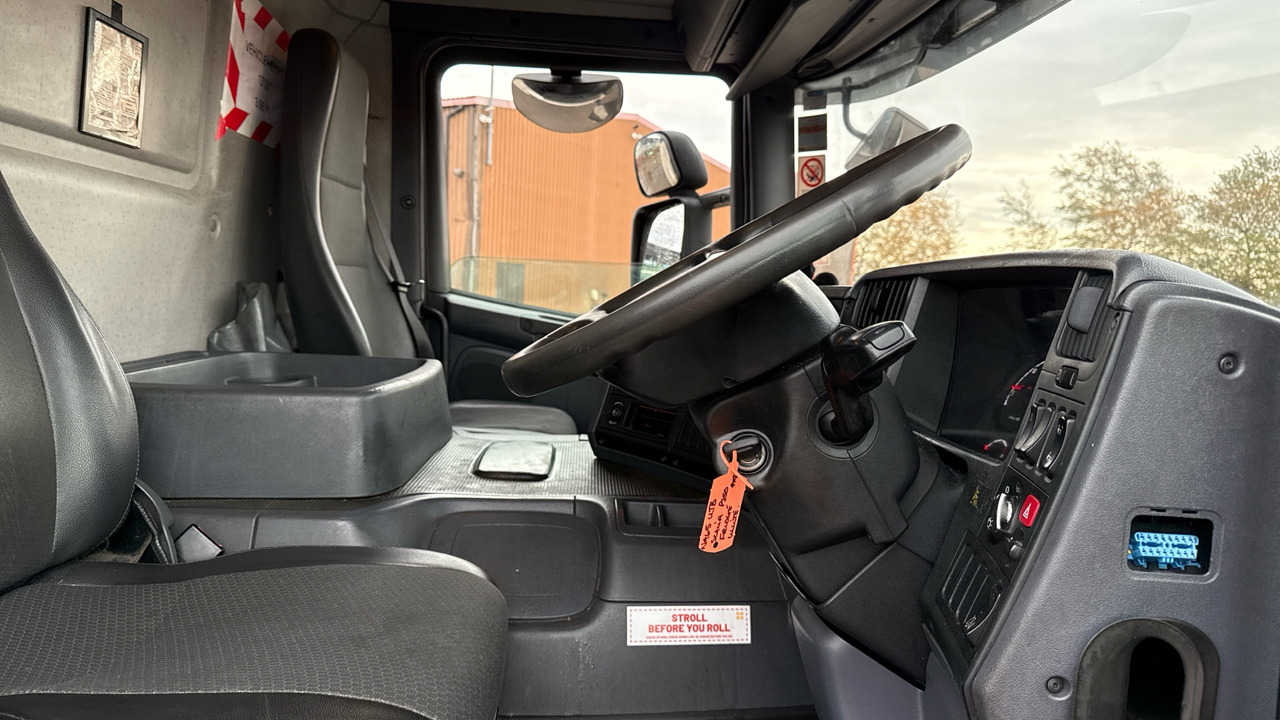 Scania P 250 - Refrigeraattori kuorma-auto: kuva Scania P 250 - Refrigeraattori kuorma-auto Scania P 250 - Refrigeraattori kuorma-auto: kuva Scania P 250 - Refrigeraattori kuorma-auto