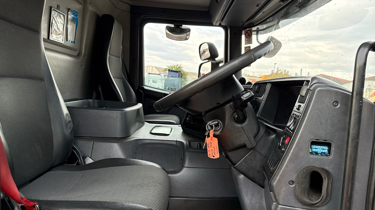 Scania P 250 - Refrigeraattori kuorma-auto: kuva Scania P 250 - Refrigeraattori kuorma-auto Scania P 250 - Refrigeraattori kuorma-auto: kuva Scania P 250 - Refrigeraattori kuorma-auto