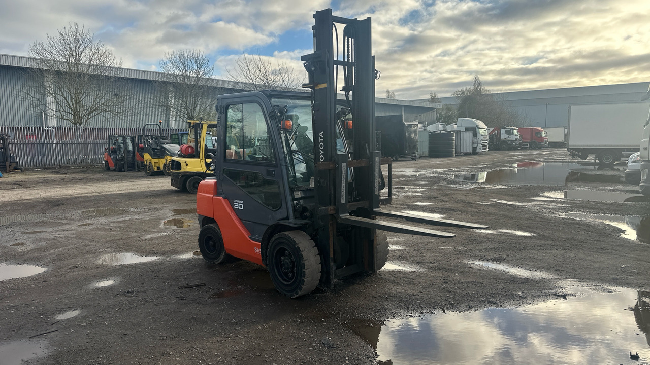 TOYOTA TONERO 30 - Kaasutrukki: kuva TOYOTA TONERO 30 - Kaasutrukki TOYOTA TONERO 30 - Kaasutrukki: kuva TOYOTA TONERO 30 - Kaasutrukki