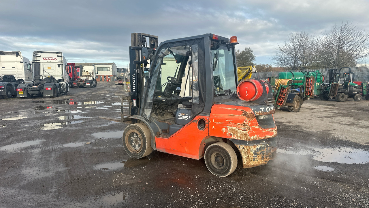 TOYOTA TONERO 35 - Kaasutrukki: kuva TOYOTA TONERO 35 - Kaasutrukki TOYOTA TONERO 35 - Kaasutrukki: kuva TOYOTA TONERO 35 - Kaasutrukki