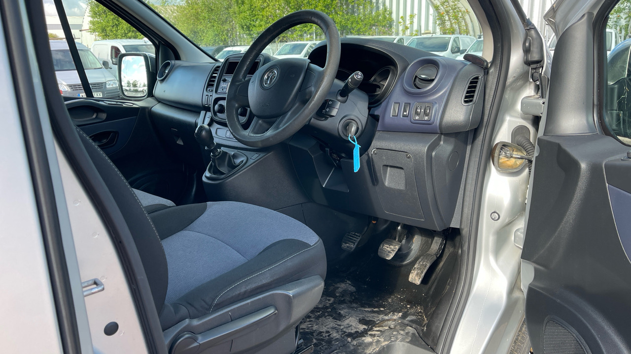 VAUXHALL VIVARO 2900 1.6 CDTI BITURBO 125PS - Minibussi, Pikkubussi: kuva VAUXHALL VIVARO 2900 1.6 CDTI BITURBO 125PS - Minibussi, Pikkubussi VAUXHALL VIVARO 2900 1.6 CDTI BITURBO 125PS - Minibussi, Pikkubussi: kuva VAUXHALL VIVARO 2900 1.6 CDTI BITURBO 125PS - Minibussi, Pikkubussi