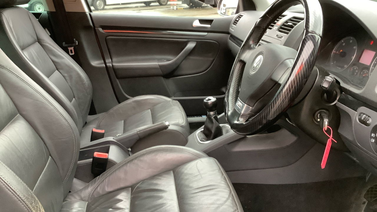 VOLKSWAGEN GOLF GT 2.0 TDI 140PS - Viistoperä: kuva VOLKSWAGEN GOLF GT 2.0 TDI 140PS - Viistoperä VOLKSWAGEN GOLF GT 2.0 TDI 140PS - Viistoperä: kuva VOLKSWAGEN GOLF GT 2.0 TDI 140PS - Viistoperä