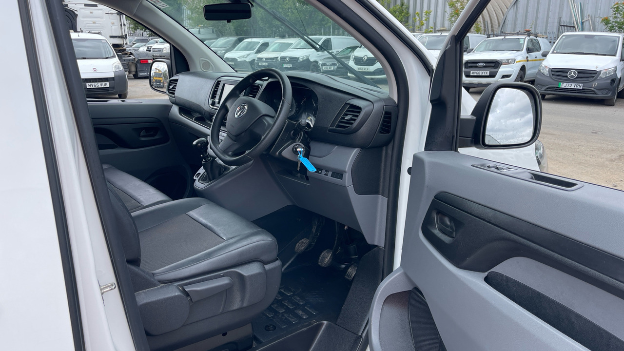 Vauxhall Vivaro 2900 1.5D 100PS - Pieni pakettiauto: kuva Vauxhall Vivaro 2900 1.5D 100PS - Pieni pakettiauto Vauxhall Vivaro 2900 1.5D 100PS - Pieni pakettiauto: kuva Vauxhall Vivaro 2900 1.5D 100PS - Pieni pakettiauto