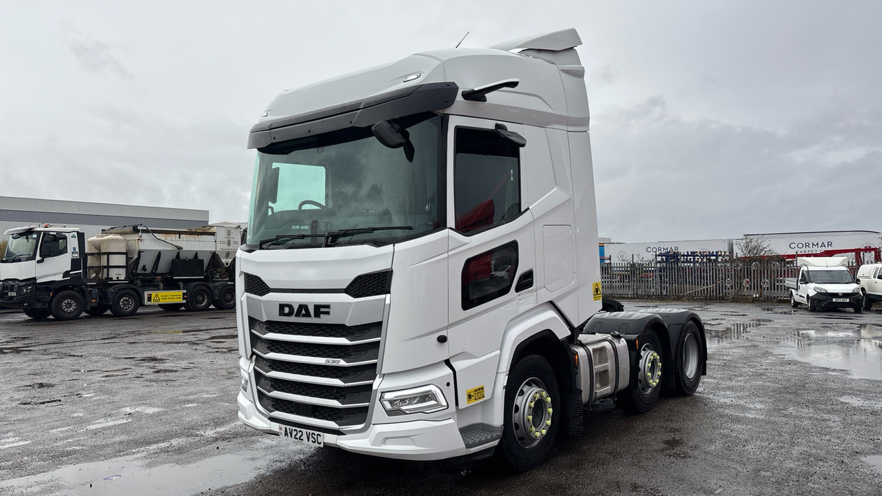 DAF XF 530 - Vetopöytäauto: kuva DAF XF 530 - Vetopöytäauto DAF XF 530 - Vetopöytäauto: kuva DAF XF 530 - Vetopöytäauto