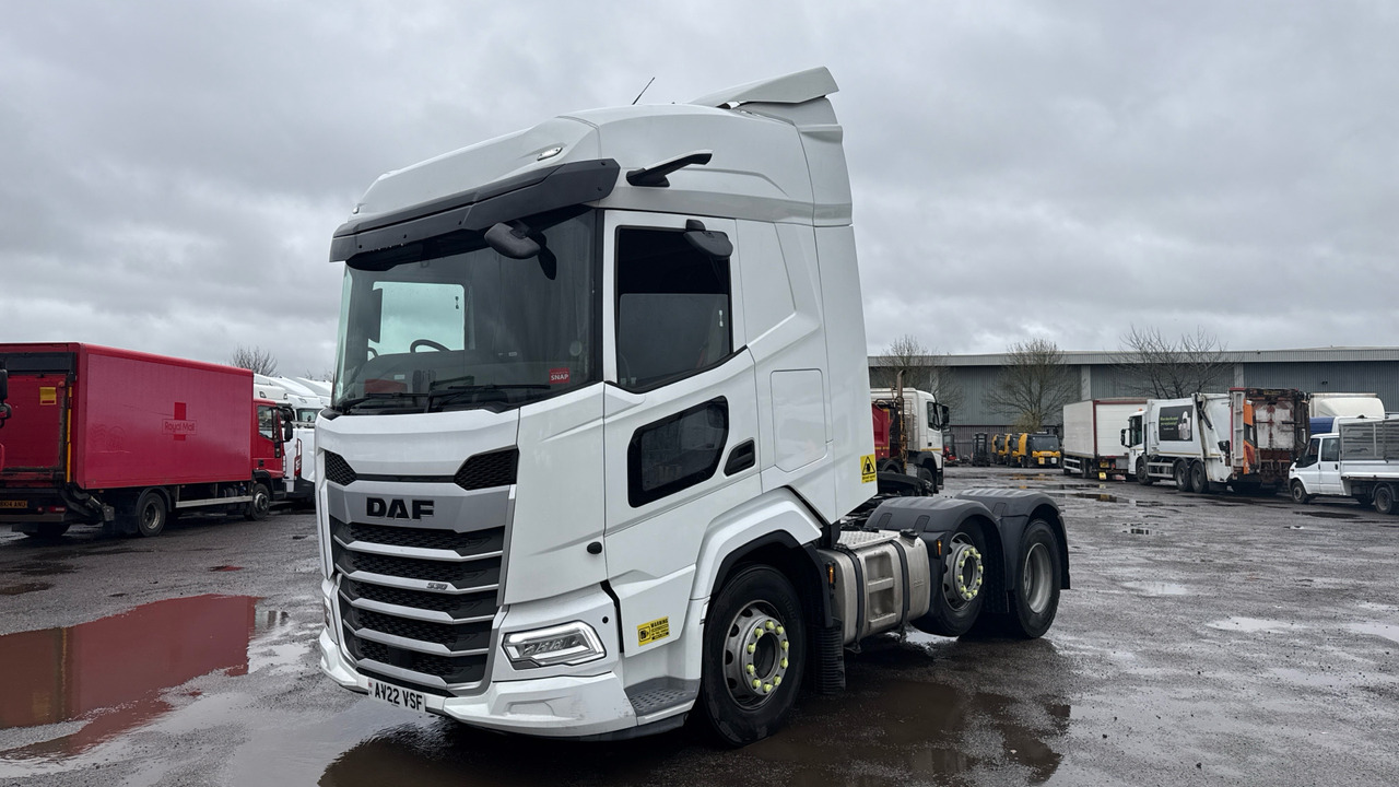 DAF XF 530 - Vetopöytäauto: kuva DAF XF 530 - Vetopöytäauto DAF XF 530 - Vetopöytäauto: kuva DAF XF 530 - Vetopöytäauto
