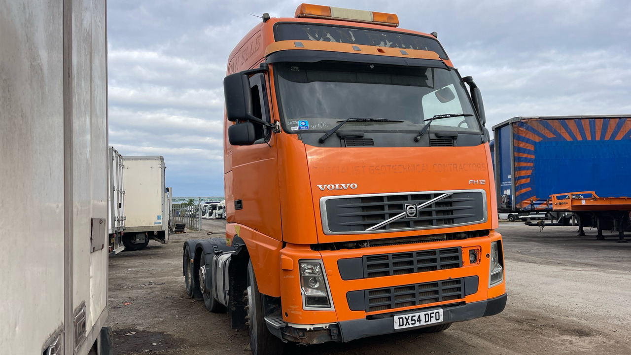 VOLVO FH 12 - Vetopöytäauto: kuva VOLVO FH 12 - Vetopöytäauto VOLVO FH 12 - Vetopöytäauto: kuva VOLVO FH 12 - Vetopöytäauto