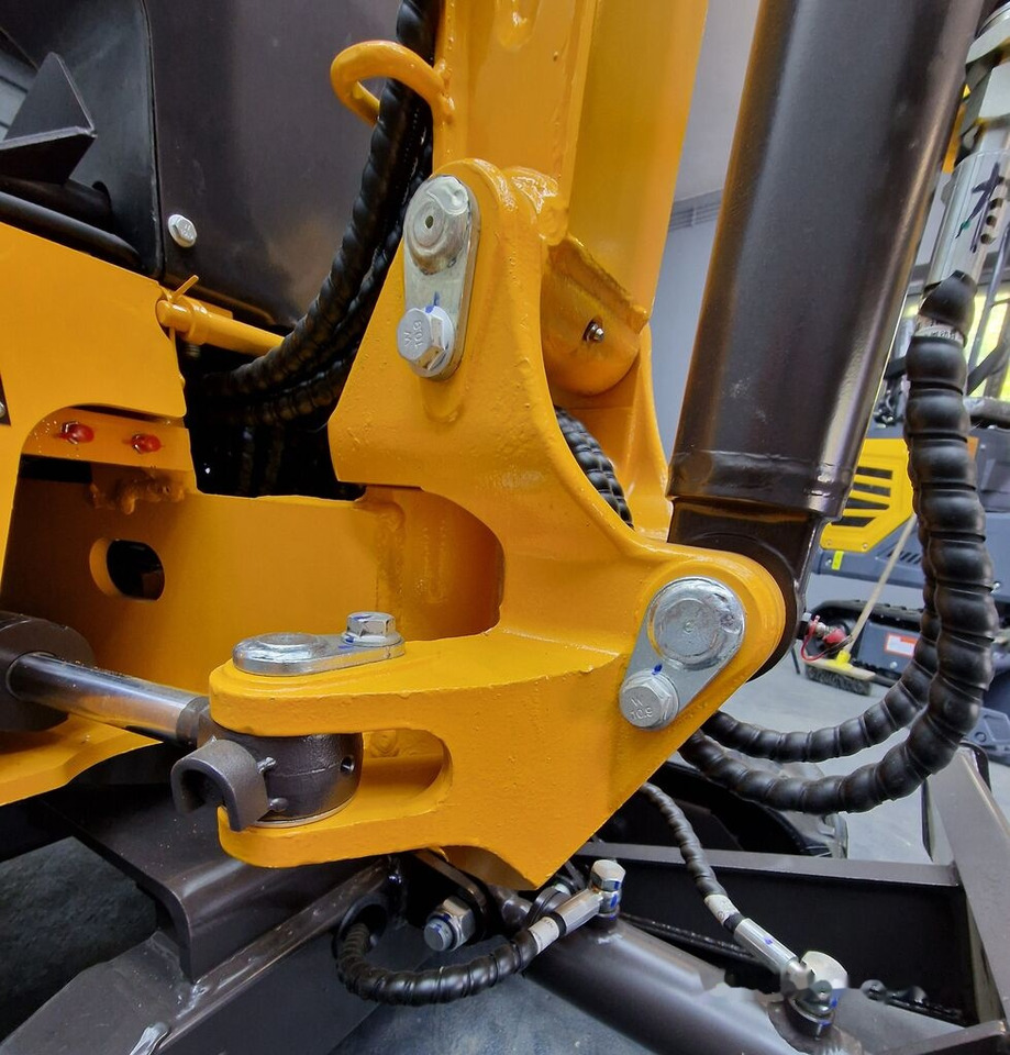 Berger Kraus BK800BS Nowa minikoparka Mini excavator Torsion arm - Minikuormaaja: kuva Berger Kraus BK800BS Nowa minikoparka Mini excavator Torsion arm - Minikuormaaja Berger Kraus BK800BS Nowa minikoparka Mini excavator Torsion arm - Minikuormaaja: kuva Berger Kraus BK800BS Nowa minikoparka Mini excavator Torsion arm - Minikuormaaja