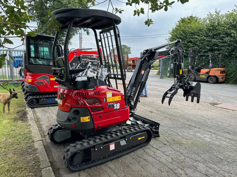 Rhino Rhinoceros XN18 - Minikuormaaja: kuva Rhino Rhinoceros XN18 - Minikuormaaja Rhino Rhinoceros XN18 - Minikuormaaja: kuva Rhino Rhinoceros XN18 - Minikuormaaja