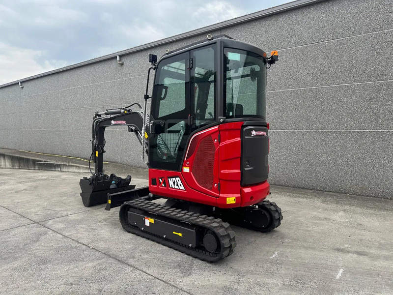 Rhinoceros XN28 - Minikuormaaja: kuva Rhinoceros XN28 - Minikuormaaja Rhinoceros XN28 - Minikuormaaja: kuva Rhinoceros XN28 - Minikuormaaja