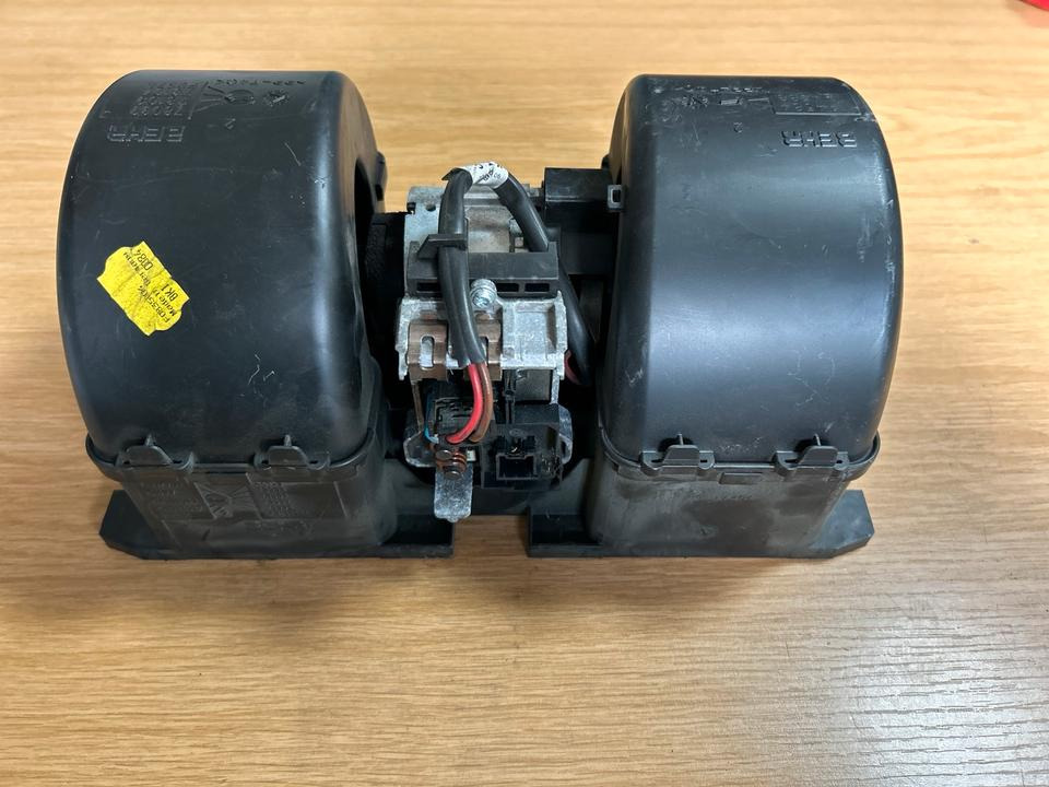 DAF CF Klimaanlage Motor A4584/A4588 - Jäähdytysjärjestelmä - Kuorma-auto: kuva DAF CF Klimaanlage Motor A4584/A4588 - Jäähdytysjärjestelmä - Kuorma-auto DAF CF Klimaanlage Motor A4584/A4588 - Jäähdytysjärjestelmä - Kuorma-auto: kuva DAF CF Klimaanlage Motor A4584/A4588 - Jäähdytysjärjestelmä - Kuorma-auto