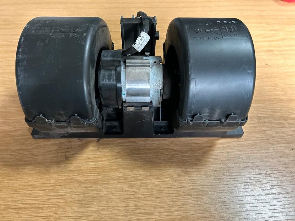 DAF CF Klimaanlage Motor A4584/A4588 - Jäähdytysjärjestelmä - Kuorma-auto: kuva DAF CF Klimaanlage Motor A4584/A4588 - Jäähdytysjärjestelmä - Kuorma-auto DAF CF Klimaanlage Motor A4584/A4588 - Jäähdytysjärjestelmä - Kuorma-auto: kuva DAF CF Klimaanlage Motor A4584/A4588 - Jäähdytysjärjestelmä - Kuorma-auto