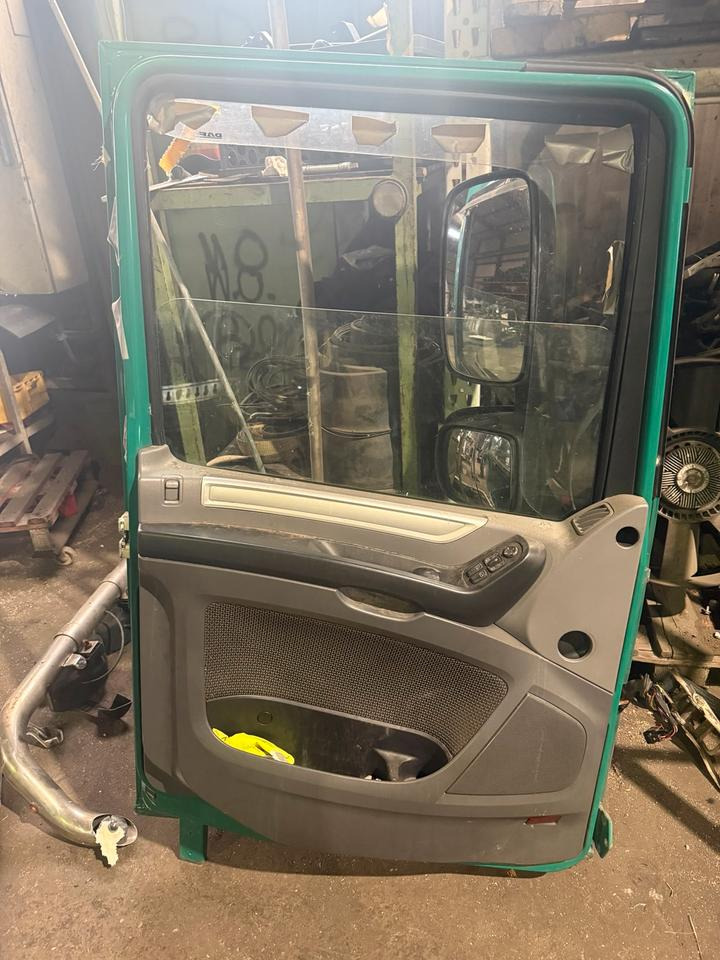 DAF XF 460 EU6 Fahrertür Grün Links Spiegel Innenverkleidung - Ovi ja osat - Kuorma-auto: kuva DAF XF 460 EU6 Fahrertür Grün Links Spiegel Innenverkleidung - Ovi ja osat - Kuorma-auto DAF XF 460 EU6 Fahrertür Grün Links Spiegel Innenverkleidung - Ovi ja osat - Kuorma-auto: kuva DAF XF 460 EU6 Fahrertür Grün Links Spiegel Innenverkleidung - Ovi ja osat - Kuorma-auto