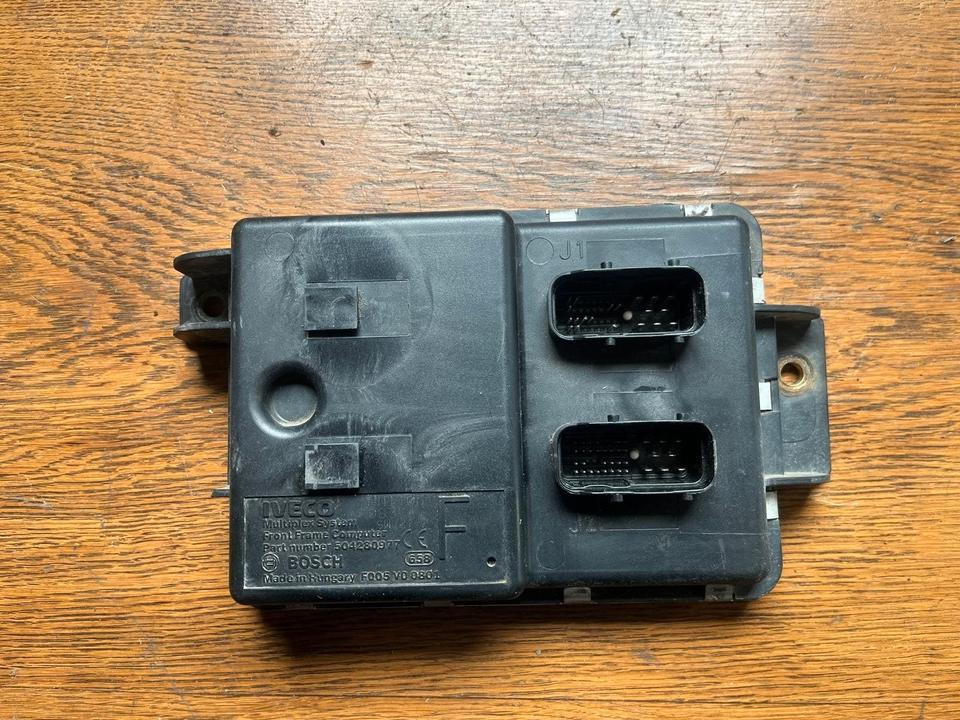 IVECO Multiplex System Front Frame Computer Steuergerät 504280977 - Ohjainyksikkö - Kuorma-auto: kuva IVECO Multiplex System Front Frame Computer Steuergerät 504280977 - Ohjainyksikkö - Kuorma-auto IVECO Multiplex System Front Frame Computer Steuergerät 504280977 - Ohjainyksikkö - Kuorma-auto: kuva IVECO Multiplex System Front Frame Computer Steuergerät 504280977 - Ohjainyksikkö - Kuorma-auto