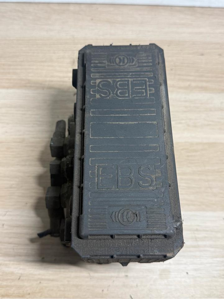 MAN KNORR-BREMSE EBS Ventil K020024 81.52106-6050 - Venttiili - Kuorma-auto: kuva  MAN KNORR-BREMSE EBS Ventil K020024 81.52106-6050 - Venttiili - Kuorma-auto MAN KNORR-BREMSE EBS Ventil K020024 81.52106-6050 - Venttiili - Kuorma-auto: kuva  MAN KNORR-BREMSE EBS Ventil K020024 81.52106-6050 - Venttiili - Kuorma-auto