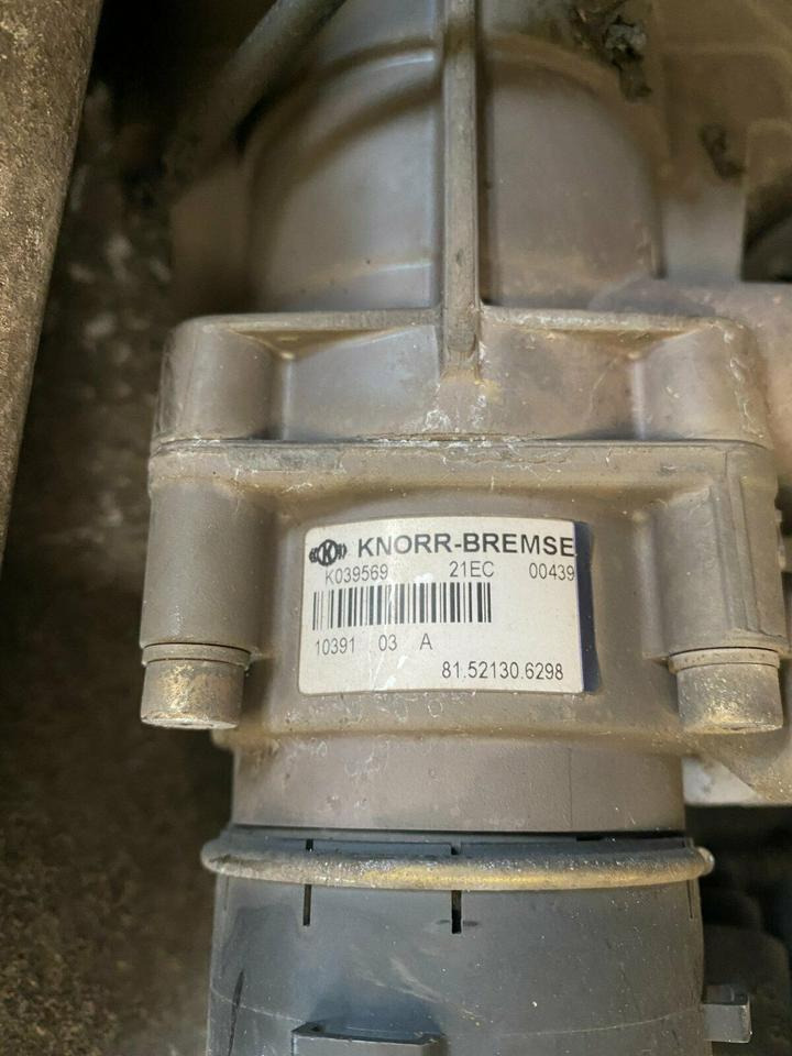 MAN TGA TGX Fußbremsventil 81259706103 Knorr Bremse 81521306298 - Jarruventtiili - Kuorma-auto: kuva MAN TGA TGX Fußbremsventil 81259706103 Knorr Bremse 81521306298 - Jarruventtiili - Kuorma-auto MAN TGA TGX Fußbremsventil 81259706103 Knorr Bremse 81521306298 - Jarruventtiili - Kuorma-auto: kuva MAN TGA TGX Fußbremsventil 81259706103 Knorr Bremse 81521306298 - Jarruventtiili - Kuorma-auto