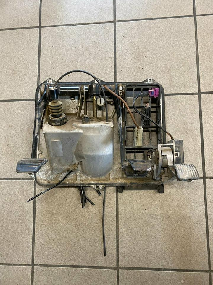 Jarruventtiili - Kuorma-auto MAN TGA TGX Fußbremsventil Bremsventil 81.25970.6100: kuva Jarruventtiili - Kuorma-auto MAN TGA TGX Fußbremsventil Bremsventil 81.25970.6100 Jarruventtiili - Kuorma-auto MAN TGA TGX Fußbremsventil Bremsventil 81.25970.6100: kuva Jarruventtiili - Kuorma-auto MAN TGA TGX Fußbremsventil Bremsventil 81.25970.6100