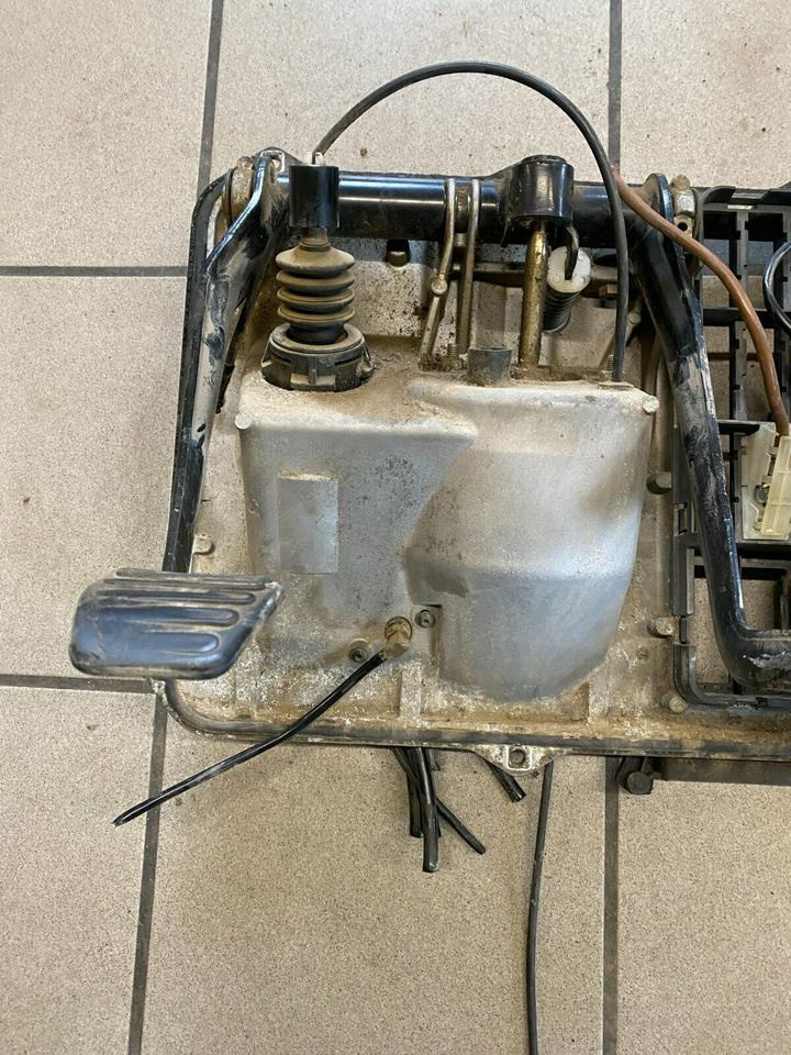 Jarruventtiili - Kuorma-auto MAN TGA TGX Fußbremsventil Bremsventil 81.25970.6100: kuva Jarruventtiili - Kuorma-auto MAN TGA TGX Fußbremsventil Bremsventil 81.25970.6100 Jarruventtiili - Kuorma-auto MAN TGA TGX Fußbremsventil Bremsventil 81.25970.6100: kuva Jarruventtiili - Kuorma-auto MAN TGA TGX Fußbremsventil Bremsventil 81.25970.6100