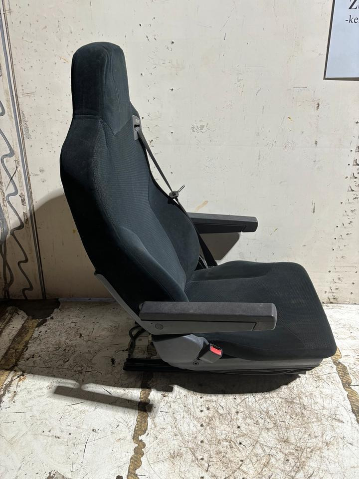 MAN TGX Fahrersitz - Istuin - Kuorma-auto: kuva MAN TGX Fahrersitz - Istuin - Kuorma-auto MAN TGX Fahrersitz - Istuin - Kuorma-auto: kuva MAN TGX Fahrersitz - Istuin - Kuorma-auto