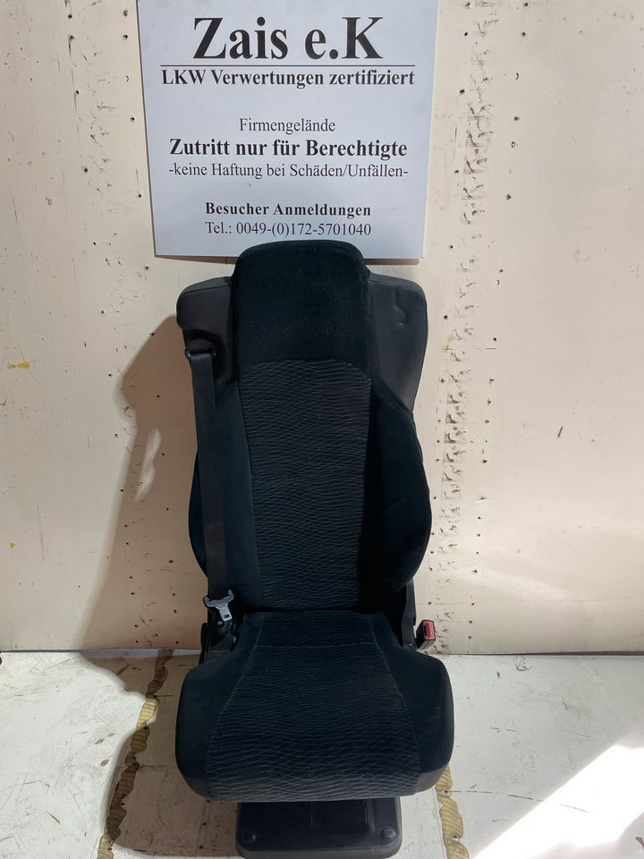 Mercedes Actros MP4 Beifahrersitz A9609103803 - Istuin - Kuorma-auto: kuva Mercedes Actros MP4 Beifahrersitz A9609103803 - Istuin - Kuorma-auto Mercedes Actros MP4 Beifahrersitz A9609103803 - Istuin - Kuorma-auto: kuva Mercedes Actros MP4 Beifahrersitz A9609103803 - Istuin - Kuorma-auto