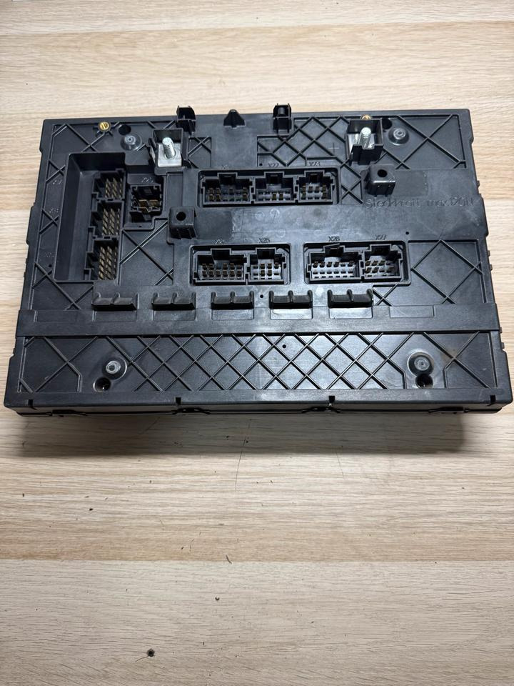Mercedes Actros MP4 SAM Cabin Sicherungskasten A0014462758 - Sulake: kuva Mercedes Actros MP4 SAM Cabin Sicherungskasten A0014462758 - Sulake Mercedes Actros MP4 SAM Cabin Sicherungskasten A0014462758 - Sulake: kuva Mercedes Actros MP4 SAM Cabin Sicherungskasten A0014462758 - Sulake