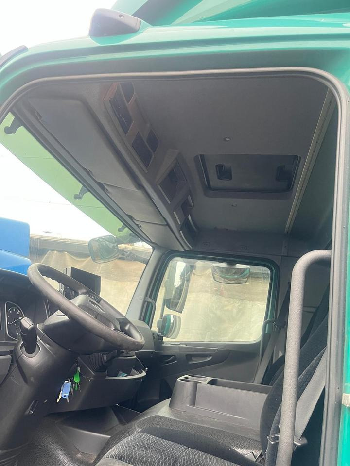 Mercedes Atego 4 1524 komplette Kabine ohne elektrische Geräte - Ohjaamo - Kuorma-auto: kuva Mercedes Atego 4 1524 komplette Kabine ohne elektrische Geräte - Ohjaamo - Kuorma-auto Mercedes Atego 4 1524 komplette Kabine ohne elektrische Geräte - Ohjaamo - Kuorma-auto: kuva Mercedes Atego 4 1524 komplette Kabine ohne elektrische Geräte - Ohjaamo - Kuorma-auto