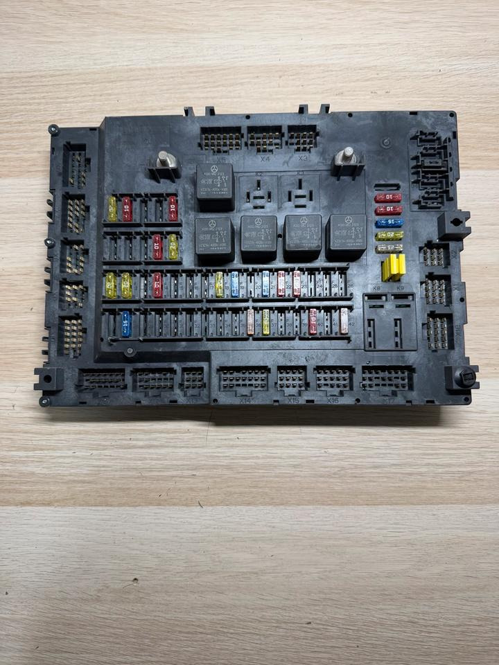Mercedes Atego 4 EU6 Sicherungskasten A0014463358 - Sulake: kuva Mercedes Atego 4 EU6 Sicherungskasten A0014463358 - Sulake Mercedes Atego 4 EU6 Sicherungskasten A0014463358 - Sulake: kuva Mercedes Atego 4 EU6 Sicherungskasten A0014463358 - Sulake