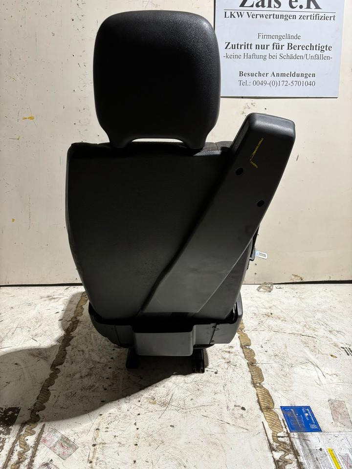 Mercedes-Benz Atego 2 Beifahrersitz mit Luft - Istuin - Kuorma-auto: kuva Mercedes-Benz Atego 2 Beifahrersitz mit Luft - Istuin - Kuorma-auto Mercedes-Benz Atego 2 Beifahrersitz mit Luft - Istuin - Kuorma-auto: kuva Mercedes-Benz Atego 2 Beifahrersitz mit Luft - Istuin - Kuorma-auto