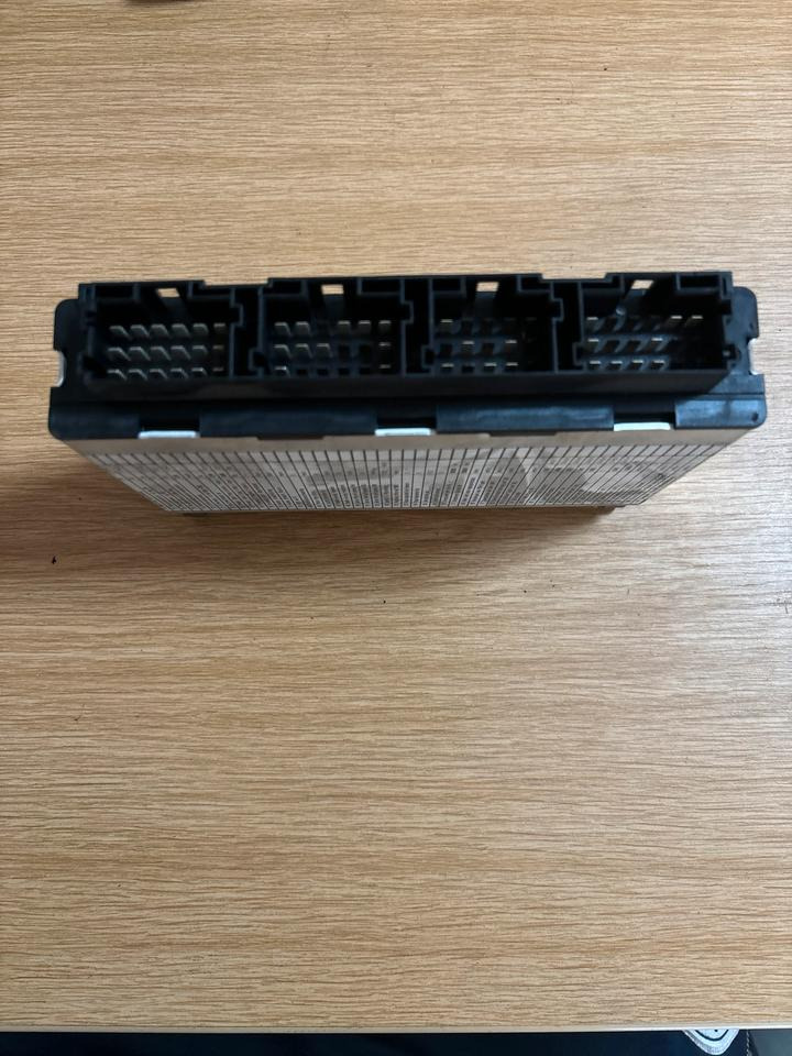 Mercedes-Benz VDO Elektronik FR Steuergerät A0004466302 - Ohjainyksikkö - Kuorma-auto: kuva Mercedes-Benz VDO Elektronik FR Steuergerät A0004466302 - Ohjainyksikkö - Kuorma-auto Mercedes-Benz VDO Elektronik FR Steuergerät A0004466302 - Ohjainyksikkö - Kuorma-auto: kuva Mercedes-Benz VDO Elektronik FR Steuergerät A0004466302 - Ohjainyksikkö - Kuorma-auto