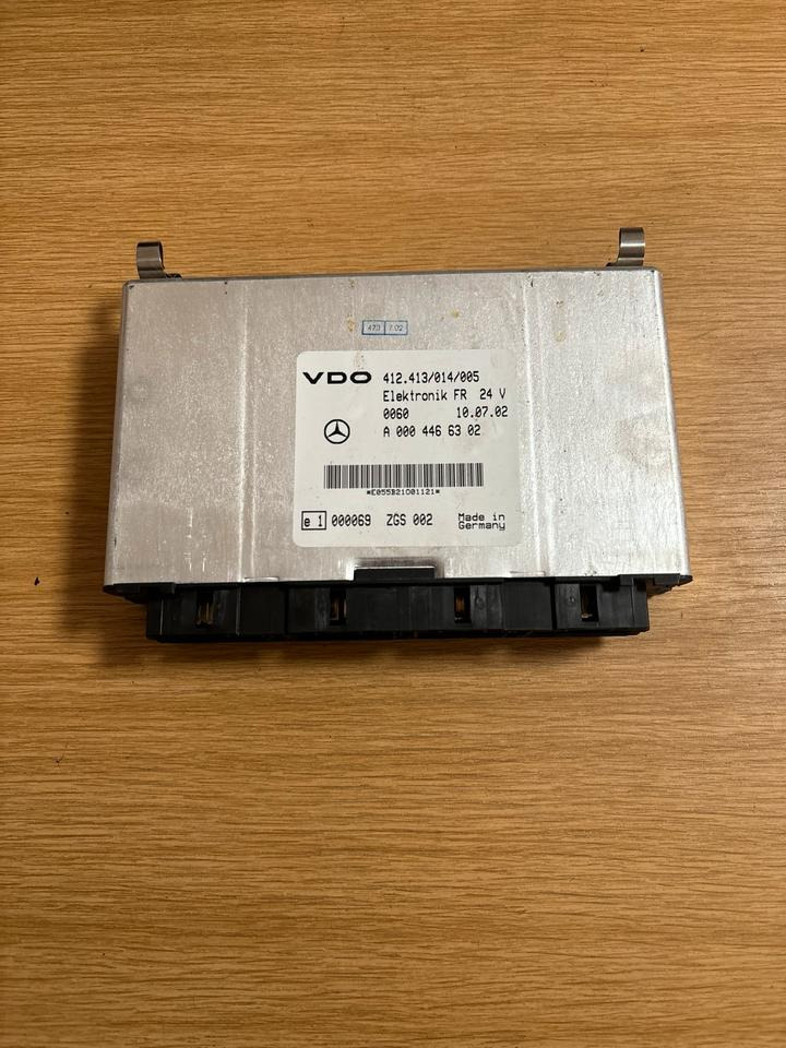 Mercedes-Benz VDO Elektronik FR Steuergerät A0004466302 - Ohjainyksikkö - Kuorma-auto: kuva Mercedes-Benz VDO Elektronik FR Steuergerät A0004466302 - Ohjainyksikkö - Kuorma-auto Mercedes-Benz VDO Elektronik FR Steuergerät A0004466302 - Ohjainyksikkö - Kuorma-auto: kuva Mercedes-Benz VDO Elektronik FR Steuergerät A0004466302 - Ohjainyksikkö - Kuorma-auto