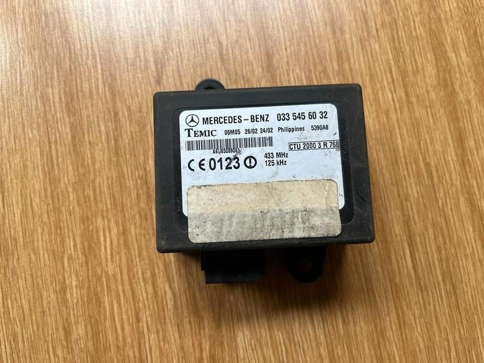 Mercedes Benz Vito W638 Wegfahrsperre Modul 0335456032 - Ohjainyksikkö - Kuorma-auto: kuva  Mercedes Benz Vito W638 Wegfahrsperre Modul 0335456032 - Ohjainyksikkö - Kuorma-auto Mercedes Benz Vito W638 Wegfahrsperre Modul 0335456032 - Ohjainyksikkö - Kuorma-auto: kuva  Mercedes Benz Vito W638 Wegfahrsperre Modul 0335456032 - Ohjainyksikkö - Kuorma-auto