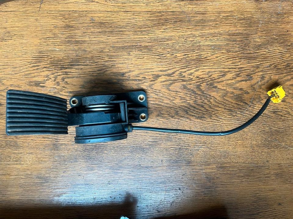 Mercedes Gaspedal A9703000004 - Poljin - Kuorma-auto: kuva Mercedes Gaspedal A9703000004 - Poljin - Kuorma-auto Mercedes Gaspedal A9703000004 - Poljin - Kuorma-auto: kuva Mercedes Gaspedal A9703000004 - Poljin - Kuorma-auto