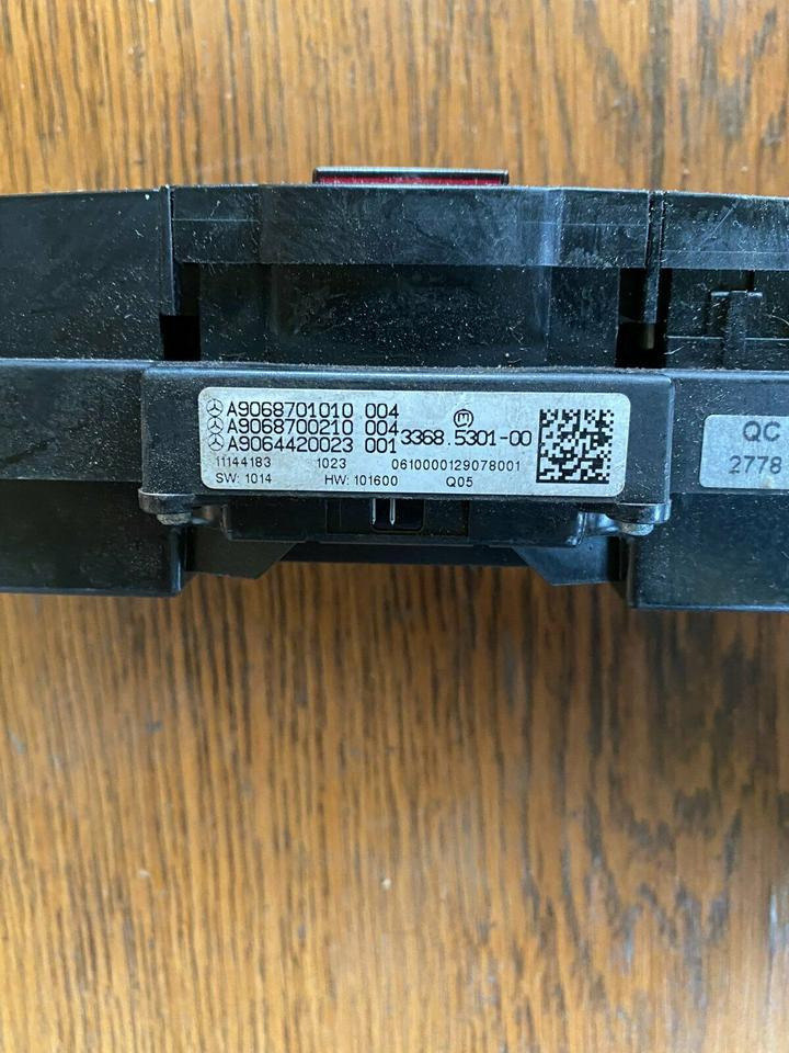 Mercedes Sprinter Warnblinkanlage Schalter A 906 870 10 10 - Ohjaamo ja sisustus - Kuorma-auto: kuva Mercedes Sprinter Warnblinkanlage Schalter A 906 870 10 10 - Ohjaamo ja sisustus - Kuorma-auto Mercedes Sprinter Warnblinkanlage Schalter A 906 870 10 10 - Ohjaamo ja sisustus - Kuorma-auto: kuva Mercedes Sprinter Warnblinkanlage Schalter A 906 870 10 10 - Ohjaamo ja sisustus - Kuorma-auto