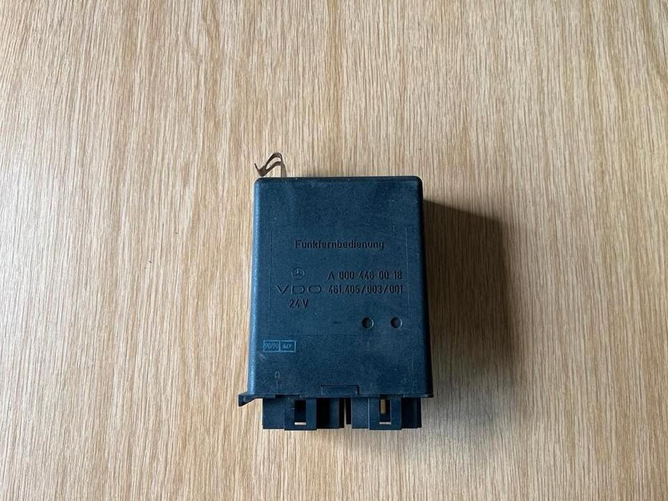 Mercedes VDO Funkfernbedienung Steuergerät A 000 446 00 18 - Ohjainyksikkö - Kuorma-auto: kuva Mercedes VDO Funkfernbedienung Steuergerät A 000 446 00 18 - Ohjainyksikkö - Kuorma-auto Mercedes VDO Funkfernbedienung Steuergerät A 000 446 00 18 - Ohjainyksikkö - Kuorma-auto: kuva Mercedes VDO Funkfernbedienung Steuergerät A 000 446 00 18 - Ohjainyksikkö - Kuorma-auto