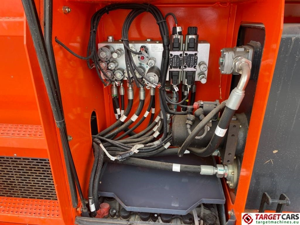 Leasing Dingli JCPT1823DC Electric 4x4 Scissor Work Lift 1800cm  Dingli JCPT1823DC Electric 4x4 Scissor Work Lift 1800cm: kuva Leasing Dingli JCPT1823DC Electric 4x4 Scissor Work Lift 1800cm  Dingli JCPT1823DC Electric 4x4 Scissor Work Lift 1800cm