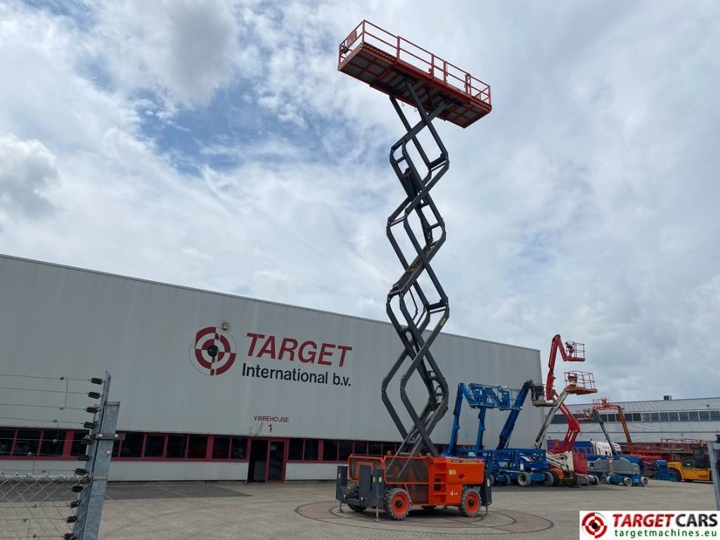 Leasing Dingli JCPT1823DC Electric 4x4 Scissor Work Lift 1800cm  Dingli JCPT1823DC Electric 4x4 Scissor Work Lift 1800cm: kuva Leasing Dingli JCPT1823DC Electric 4x4 Scissor Work Lift 1800cm  Dingli JCPT1823DC Electric 4x4 Scissor Work Lift 1800cm