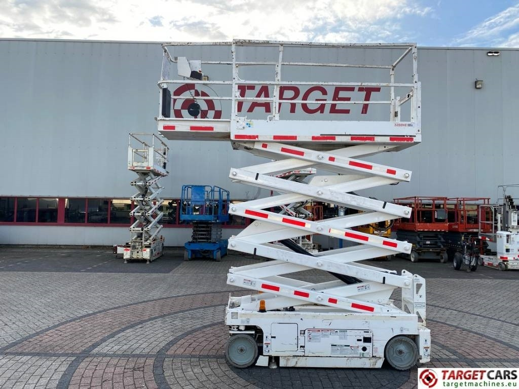 Genie GS-3232 Electric Scissor Work Lift 1175cm - Saksilava: kuva Genie GS-3232 Electric Scissor Work Lift 1175cm - Saksilava Genie GS-3232 Electric Scissor Work Lift 1175cm - Saksilava: kuva Genie GS-3232 Electric Scissor Work Lift 1175cm - Saksilava