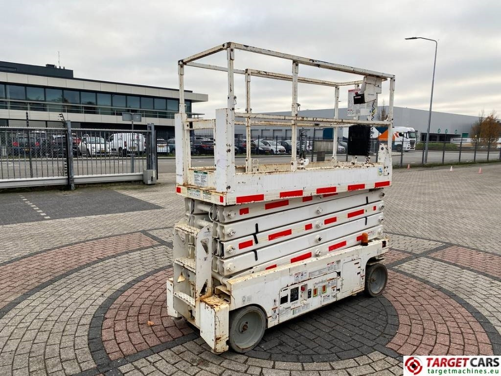 Genie GS-3232 Electric Scissor Work Lift 1175cm - Saksilava: kuva Genie GS-3232 Electric Scissor Work Lift 1175cm - Saksilava Genie GS-3232 Electric Scissor Work Lift 1175cm - Saksilava: kuva Genie GS-3232 Electric Scissor Work Lift 1175cm - Saksilava