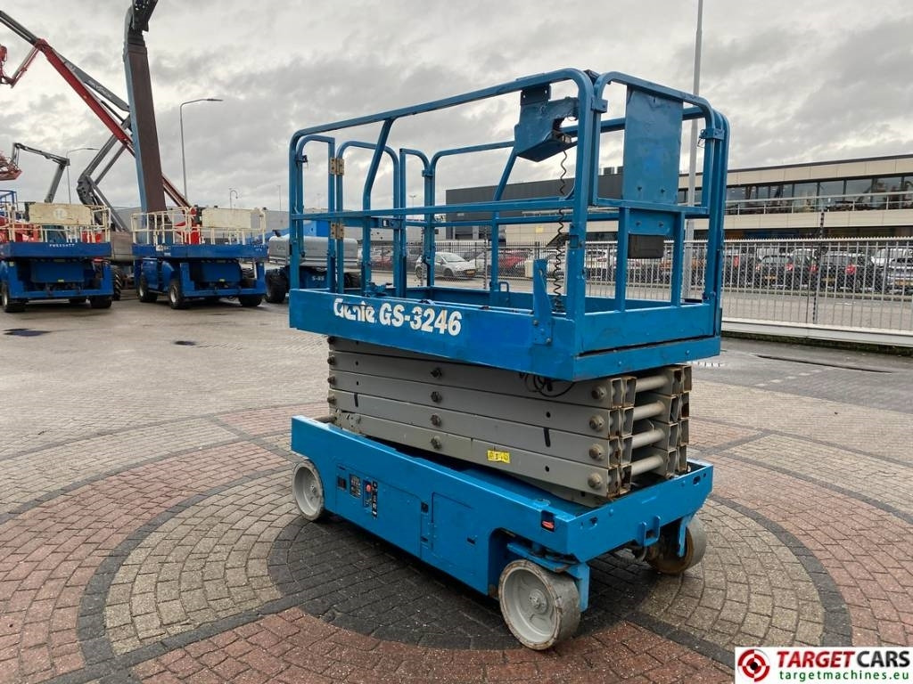 Genie GS-3246 Electric Scissor Work Lift 1175cm  - Saksilava: kuva Genie GS-3246 Electric Scissor Work Lift 1175cm  - Saksilava Genie GS-3246 Electric Scissor Work Lift 1175cm  - Saksilava: kuva Genie GS-3246 Electric Scissor Work Lift 1175cm  - Saksilava