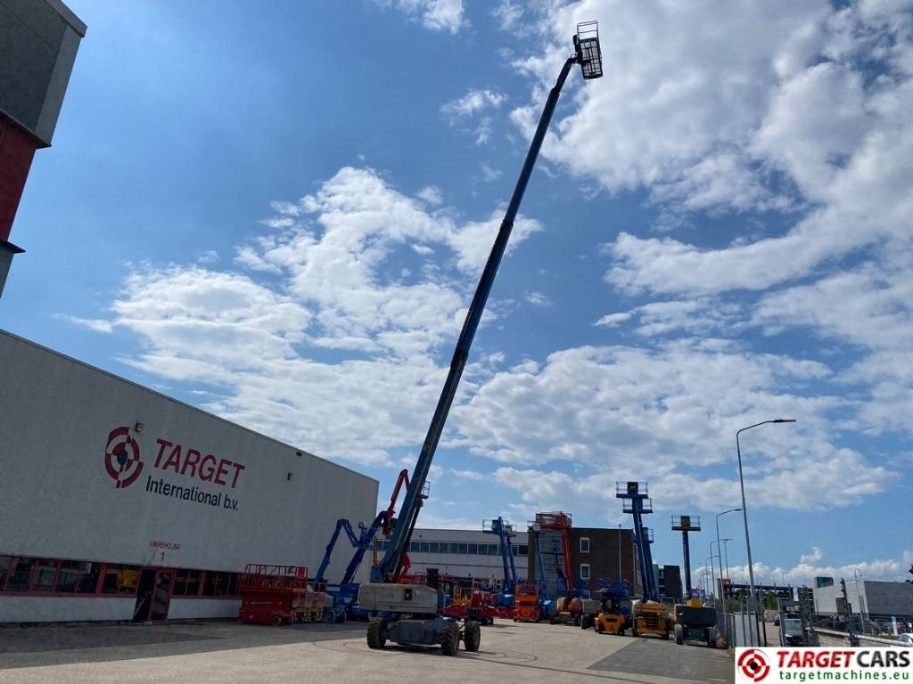 Kuukulkija Genie S-85 Telescopic 4x4 Diesel Boom Work Lift 2790cm: kuva Kuukulkija Genie S-85 Telescopic 4x4 Diesel Boom Work Lift 2790cm