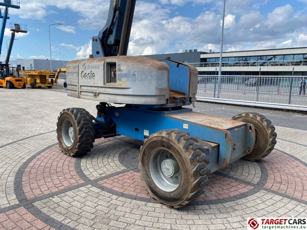 Kuukulkija Genie S-85 Telescopic 4x4 Diesel Boom Work Lift 2790cm: kuva Kuukulkija Genie S-85 Telescopic 4x4 Diesel Boom Work Lift 2790cm