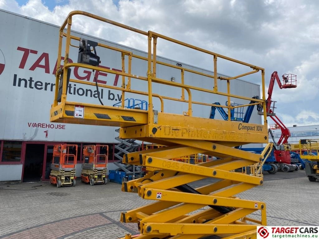 Saksilava Haulotte Compact 10N Electric Scissor Work Lift 1000cm: kuva Saksilava Haulotte Compact 10N Electric Scissor Work Lift 1000cm
