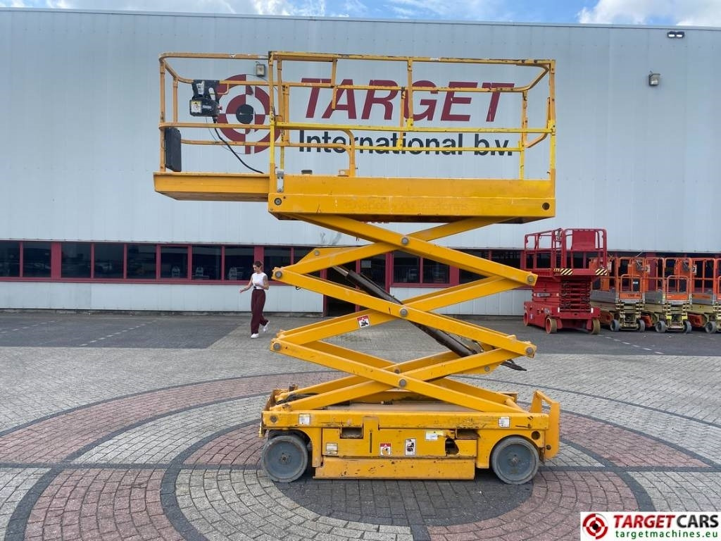 Haulotte Compact 8 Electric Scissor Work Lift 818cm - Saksilava: kuva Haulotte Compact 8 Electric Scissor Work Lift 818cm - Saksilava Haulotte Compact 8 Electric Scissor Work Lift 818cm - Saksilava: kuva Haulotte Compact 8 Electric Scissor Work Lift 818cm - Saksilava
