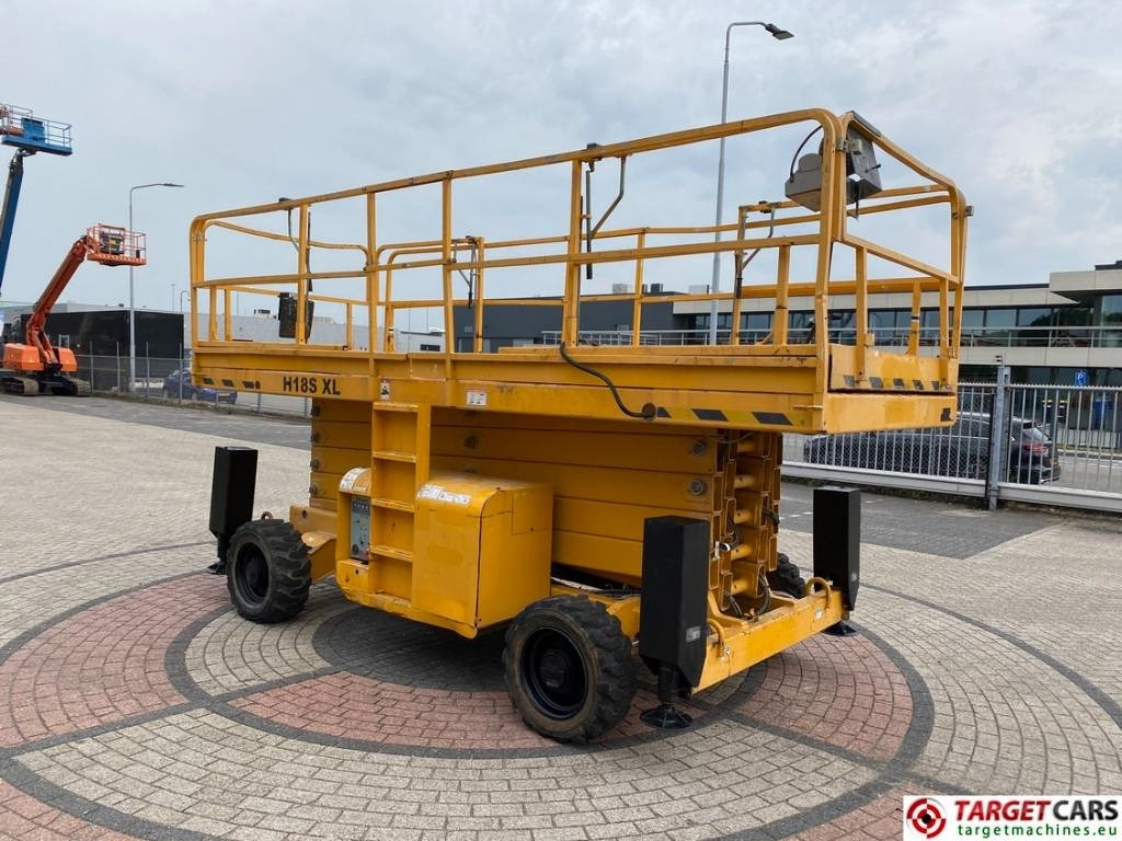Haulotte H18SXL Diesel 4x4 Scissor Work Lift 1800cm - Saksilava: kuva Haulotte H18SXL Diesel 4x4 Scissor Work Lift 1800cm - Saksilava Haulotte H18SXL Diesel 4x4 Scissor Work Lift 1800cm - Saksilava: kuva Haulotte H18SXL Diesel 4x4 Scissor Work Lift 1800cm - Saksilava
