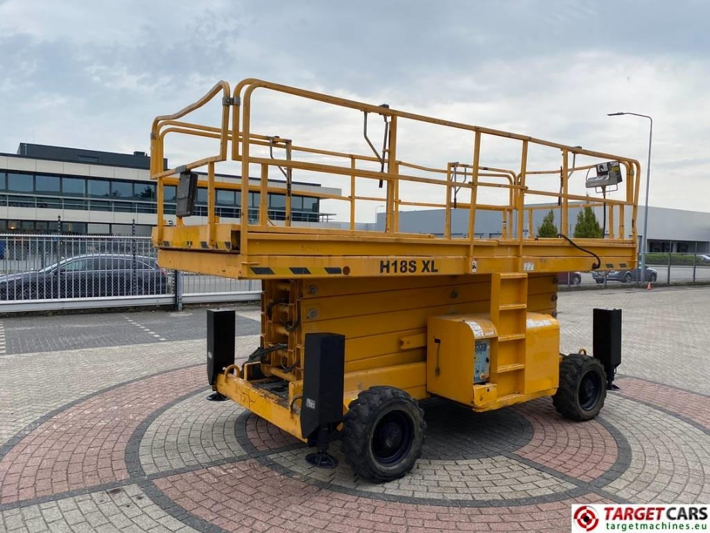 Haulotte H18SXL Diesel 4x4 Scissor Work Lift 1800cm - Saksilava: kuva Haulotte H18SXL Diesel 4x4 Scissor Work Lift 1800cm - Saksilava Haulotte H18SXL Diesel 4x4 Scissor Work Lift 1800cm - Saksilava: kuva Haulotte H18SXL Diesel 4x4 Scissor Work Lift 1800cm - Saksilava