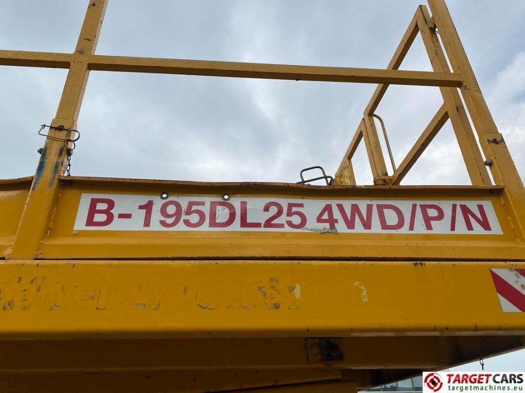 Saksilava Holland Lift B195DL-25 4WD Diesel 4x4 Scissor Work Lift 2150cm: kuva Saksilava Holland Lift B195DL-25 4WD Diesel 4x4 Scissor Work Lift 2150cm